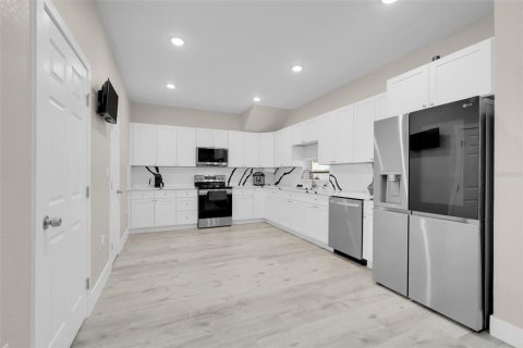 Immobilier commercial à vendre à Daytona Beach, Floride: 5 chambres, 297.94 m2 № 2145526 - photo 24