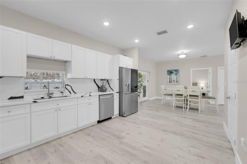 Immobilier commercial à vendre à Daytona Beach, Floride: 5 chambres, 297.94 m2 № 2145526 - photo 15