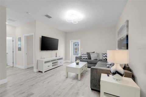 Immobilier commercial à vendre à Daytona Beach, Floride: 5 chambres, 297.94 m2 № 2145526 - photo 22
