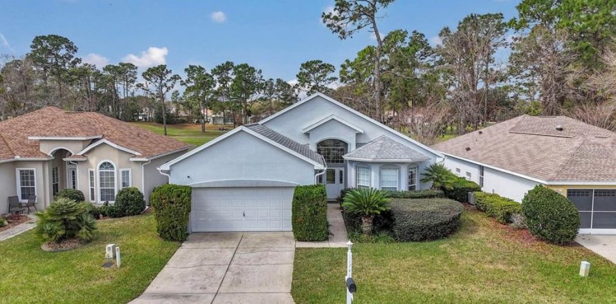 House in Ocala, Florida 3 bedrooms, 143.44 sq.m. № 1650136