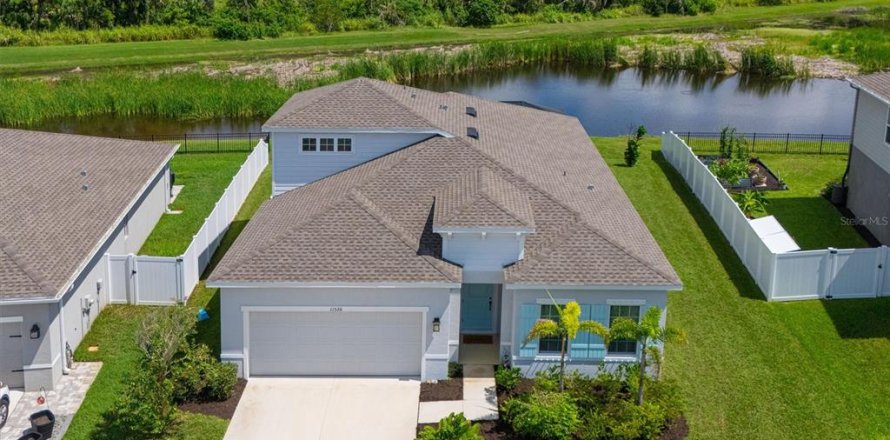 Villa ou maison à Parrish, Floride 3 chambres, 221.48 m2 № 2358126