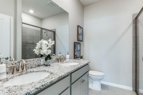 House in Sarasota, Florida 3 bedrooms, 145.39 sq.m. № 2101087 - photo 9