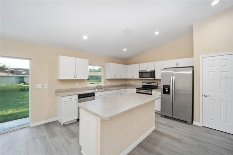 House in Dunnellon, Florida 3 bedrooms, 129.97 sq.m. № 1883079 - photo 4