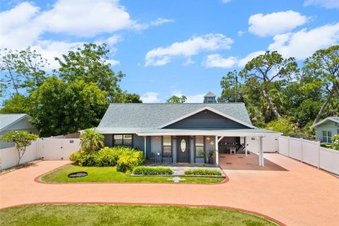 House in Sarasota, Florida 4 bedrooms, 189.06 sq.m. № 2092503