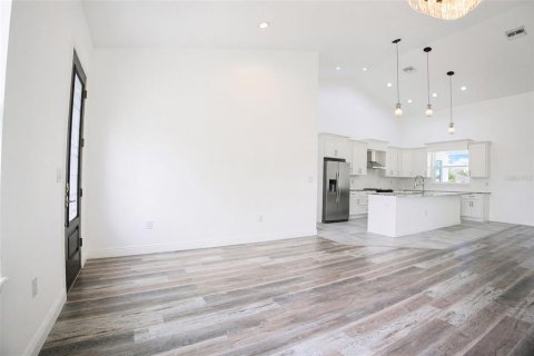 Casa en venta en Ocala, Florida, 4 dormitorios, 251.39 m2 № 2350213 - foto 14