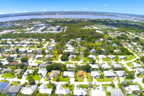 Casa en venta en Jensen Beach, Florida, 3 dormitorios, 166.67 m2 № 2177067 - foto 27