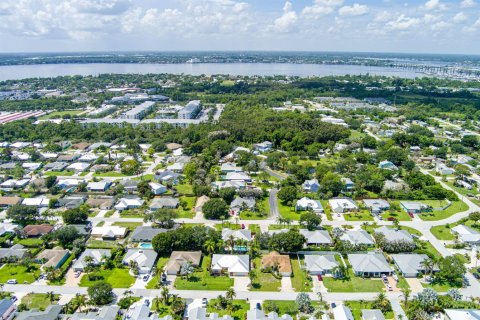 Casa en venta en Jensen Beach, Florida, 3 dormitorios, 166.67 m2 № 2177067 - foto 26
