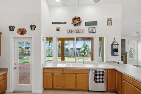 Casa en venta en Jensen Beach, Florida, 3 dormitorios, 166.67 m2 № 2177067 - foto 30