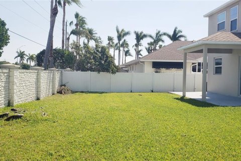 House in Bradenton, Florida 3 bedrooms, 224.82 sq.m. № 1637746 - photo 7
