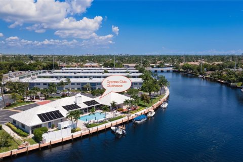Copropriété à vendre à Pompano Beach, Floride: 2 chambres, 91.23 m2 № 2019545 - photo 2