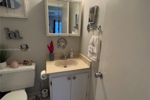 Copropriété à vendre à Pompano Beach, Floride: 2 chambres, 91.23 m2 № 2019545 - photo 23