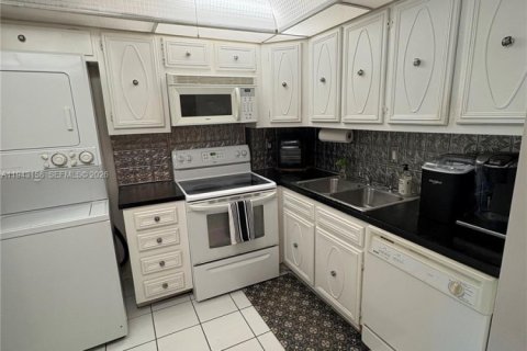 Copropriété à vendre à Pompano Beach, Floride: 2 chambres, 91.23 m2 № 2019545 - photo 8