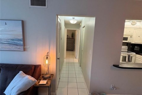 Copropriété à vendre à Pompano Beach, Floride: 2 chambres, 91.23 m2 № 2019545 - photo 13