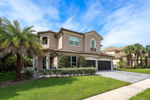 House in Lake Worth, Florida 5 bedrooms, 394.46 sq.m. № 2251539 - photo 3