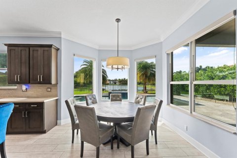 House in Lake Worth, Florida 5 bedrooms, 394.46 sq.m. № 2251539 - photo 22