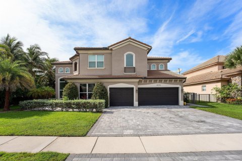 House in Lake Worth, Florida 5 bedrooms, 394.46 sq.m. № 2251539