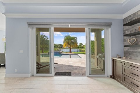 House in Lake Worth, Florida 5 bedrooms, 394.46 sq.m. № 2251539 - photo 28