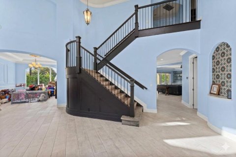 House in Lake Worth, Florida 5 bedrooms, 394.46 sq.m. № 2251539 - photo 30