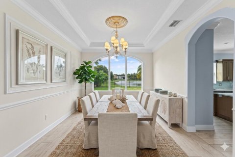 House in Lake Worth, Florida 5 bedrooms, 394.46 sq.m. № 2251539 - photo 29