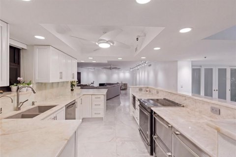 Купить кондоминиум в Клируотер, Флорида 4 комнаты, 328.13м2, № 2294599 - фото 13