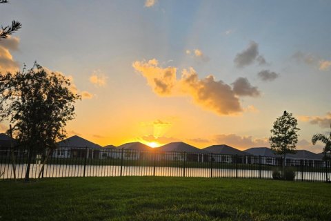 Casa en venta en Port St. Lucie, Florida, 3 dormitorios, 165.09 m2 № 2078304 - foto 2