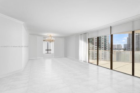 Condo in Aventura, Florida, 2 bedrooms  № 1962436 - photo 3