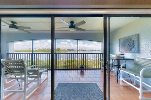 Condo in New Smyrna Beach, Florida, 2 bedrooms  № 1804647 - photo 3