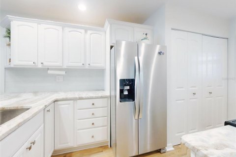 Condo in New Smyrna Beach, Florida, 2 bedrooms  № 1804647 - photo 5