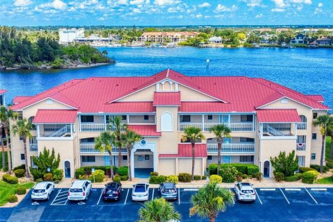 Condo in New Smyrna Beach, Florida, 2 bedrooms  № 1804647 - photo 2