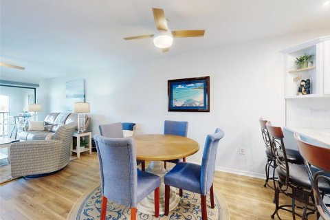 Condo in New Smyrna Beach, Florida, 2 bedrooms  № 1804647 - photo 10