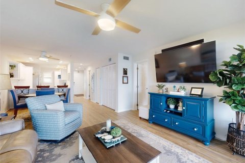 Condo in New Smyrna Beach, Florida, 2 bedrooms  № 1804647 - photo 18
