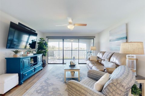 Condo in New Smyrna Beach, Florida, 2 bedrooms  № 1804647 - photo 13