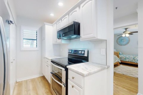 Condo in New Smyrna Beach, Florida, 2 bedrooms  № 1804647 - photo 6