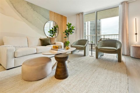 Condominio en alquiler en Miami, Florida, 1 dormitorio, 76.64 m2 № 1938099 - foto 5