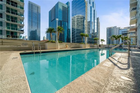 Condominio en alquiler en Miami, Florida, 1 dormitorio, 76.64 m2 № 1938099 - foto 1