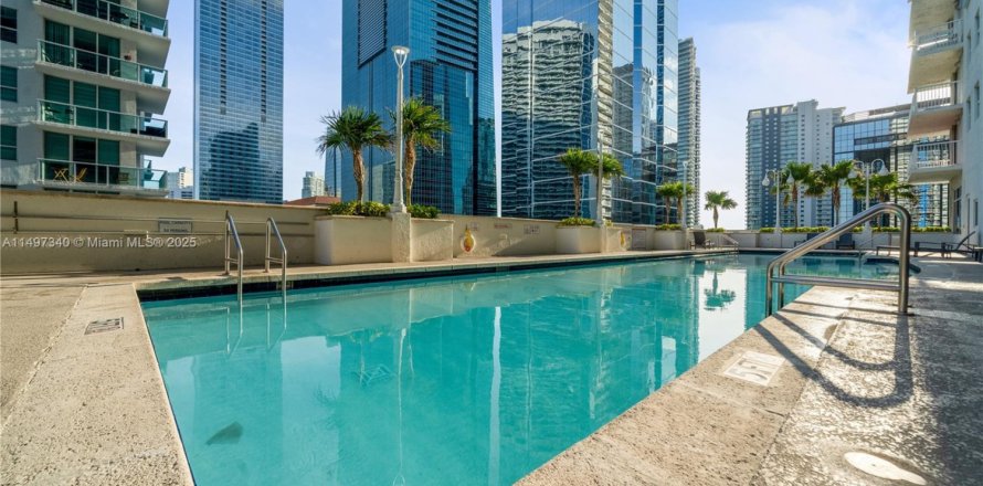Condominio en Miami, Florida, 1 dormitorio № 1938099