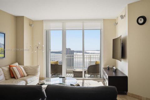 Copropriété à louer à Miami, Floride: 3 chambres, 138.24 m2 № 2025772 - photo 3