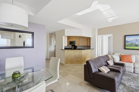 Copropriété à louer à Miami, Floride: 3 chambres, 138.24 m2 № 2025772 - photo 7