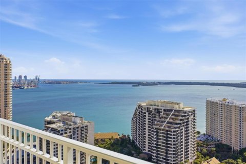 Copropriété à louer à Miami, Floride: 3 chambres, 138.24 m2 № 2025772 - photo 2