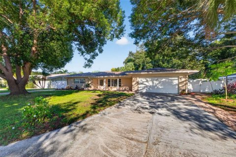 Villa ou maison à Clearwater, Floride 4 chambres, 193.98 m2 № 2419567