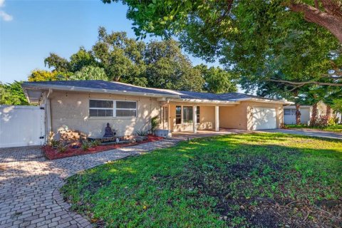 Villa ou maison à vendre à Clearwater, Floride: 4 chambres, 193.98 m2 № 2419567 - photo 2