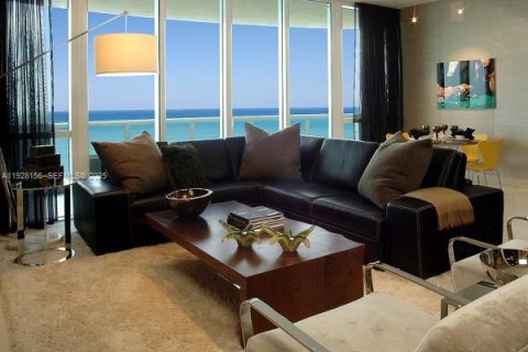 Купить кондоминиум в Санни-Айлс-Бич, Флорида 3 спальни, 257.15м2, № 1988290 - фото 5