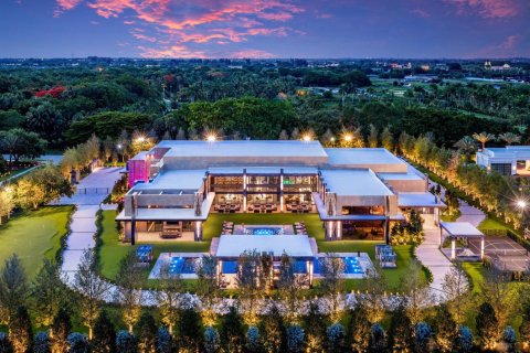 House in Delray Beach, Florida 9 bedrooms, 2084.36 sq.m. № 2240646