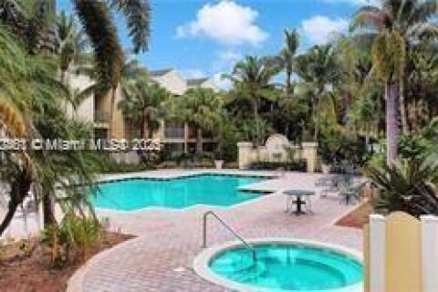 Condo in Tamarac, Florida, 1 bedroom № 1985688 - photo 13