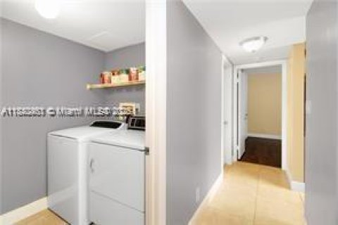 Condo in Tamarac, Florida, 1 bedroom № 1985688 - photo 6