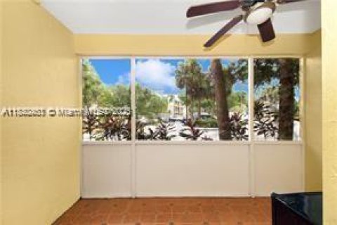 Condo in Tamarac, Florida, 1 bedroom № 1985688 - photo 8