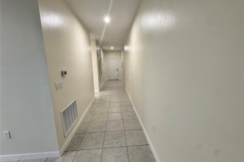 House in Leesburg, Florida 4 bedrooms, 168.34 sq.m. № 2277674 - photo 2