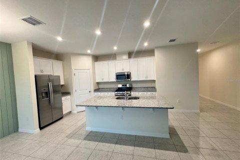 House in Leesburg, Florida 4 bedrooms, 168.34 sq.m. № 2277674 - photo 7