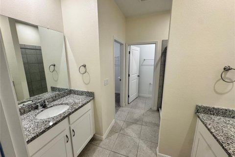 House in Leesburg, Florida 4 bedrooms, 168.34 sq.m. № 2277674 - photo 11