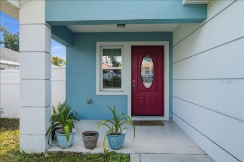 Купить виллу или дом в Дейд-Сити, Флорида 9 комнат, 125.79м2, № 2120441 - фото 2